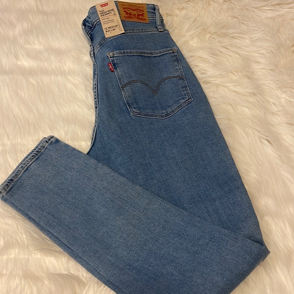 Levi&rsquo;s Women's 721 High-Waisted Skinny Jeans 31x30